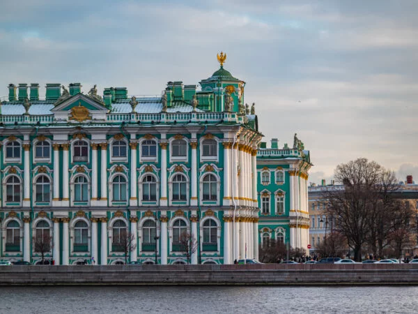 Обзорная прогулка по Санкт-Петербургу с визитом в Эрмитаж