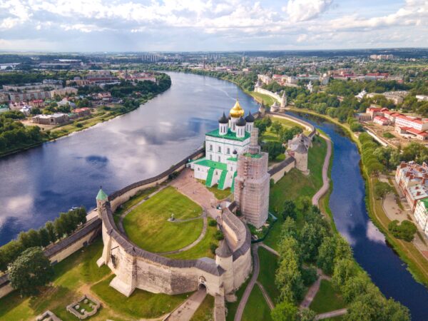 Древние крепости и города Северо-Запада: Новгород, Псков, Изборск, Печоры