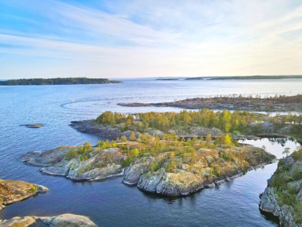 Летний удивительный мир Карелии на 3 дня: Сафари к водопаду и шхеры